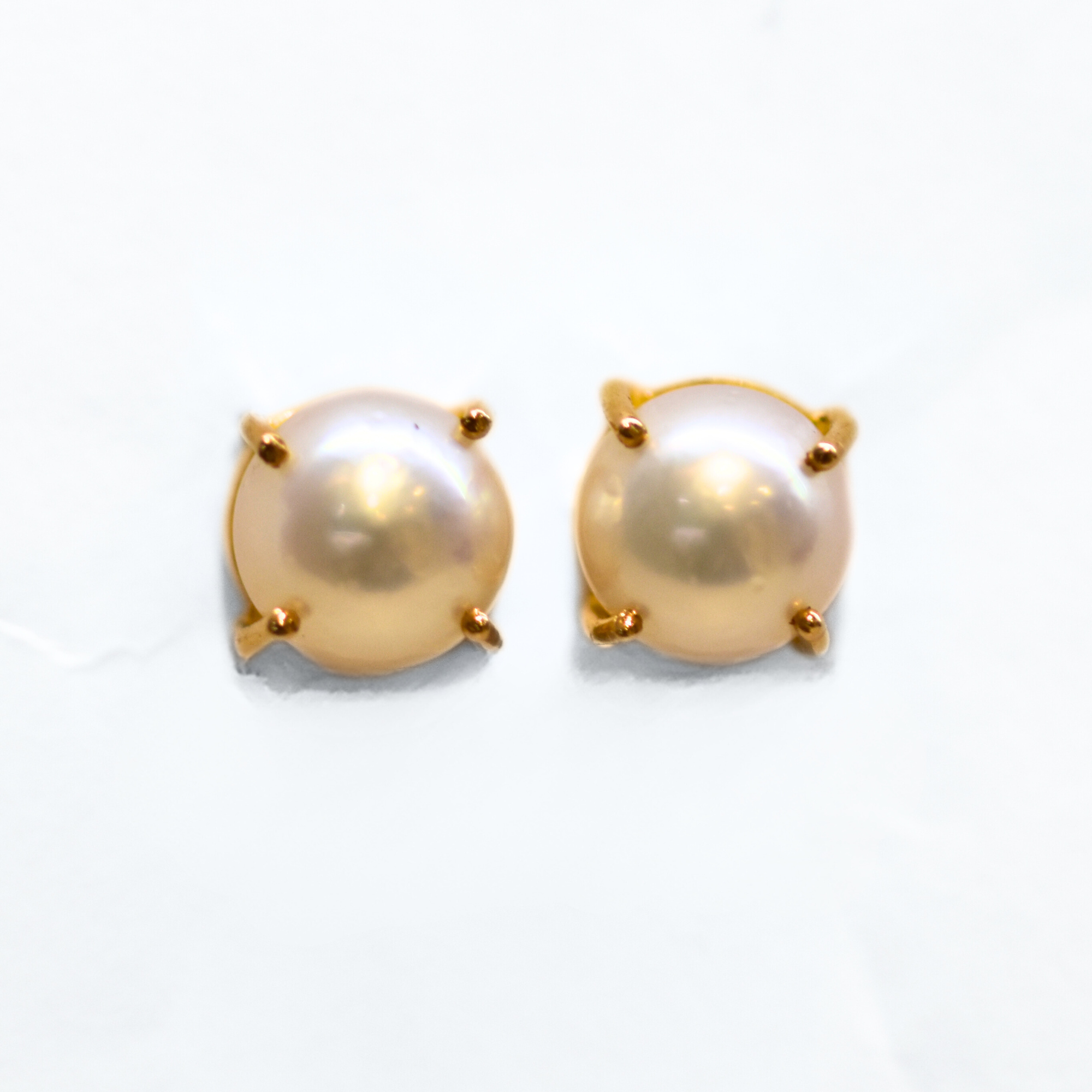 Picture of Natural Pearl Studs